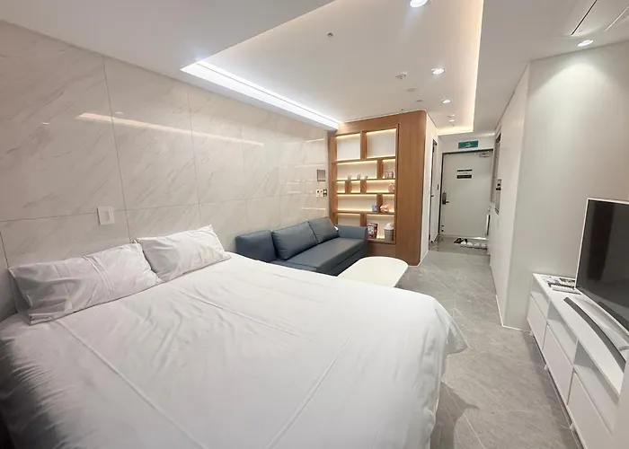Seocho Gangnam 10 1 Bed Full-option Km House *
